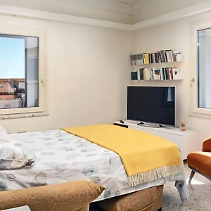 Centro Storico, Esclusivo, 4' Piano Senza Ascensore, Perfettamente Isolato E Condizionato Alghero